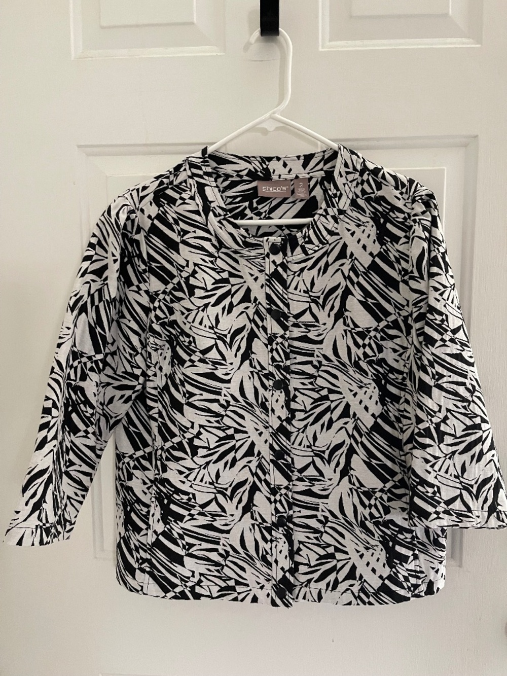 Chico’s black & white Jacket ~ Abstract print  Chico's size 2  (L / 12)